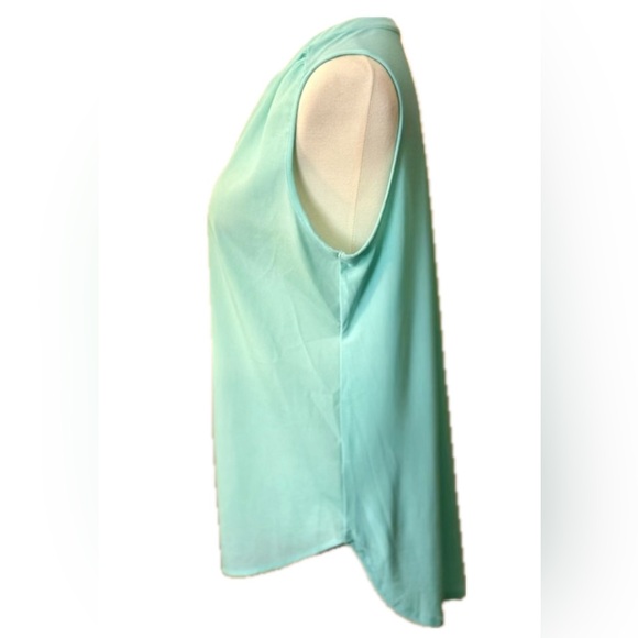 Chic Sleeveless Aqua Blouse with Gold Color Zipper - Picture 3 of 7